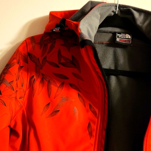 North Face Summit Series in red.  Women's size small.  Unique feather design. 🪶 - Picture 3 of 8